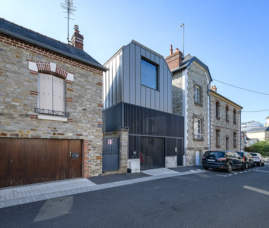 Extension et surélévation d'une maison en pierre à Rennes, vue 2