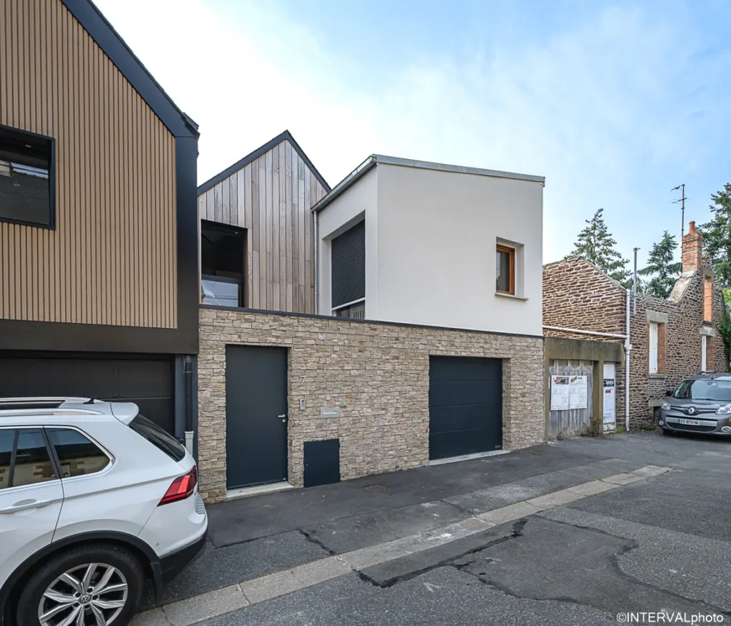 Maison neuve bois et enduit à Rennes, vue 2