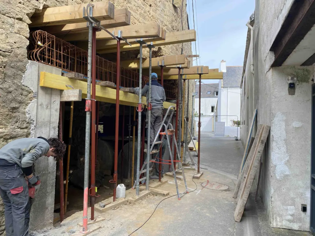 Réhabilitation d'un hangar en habitation à Étel, vue 2